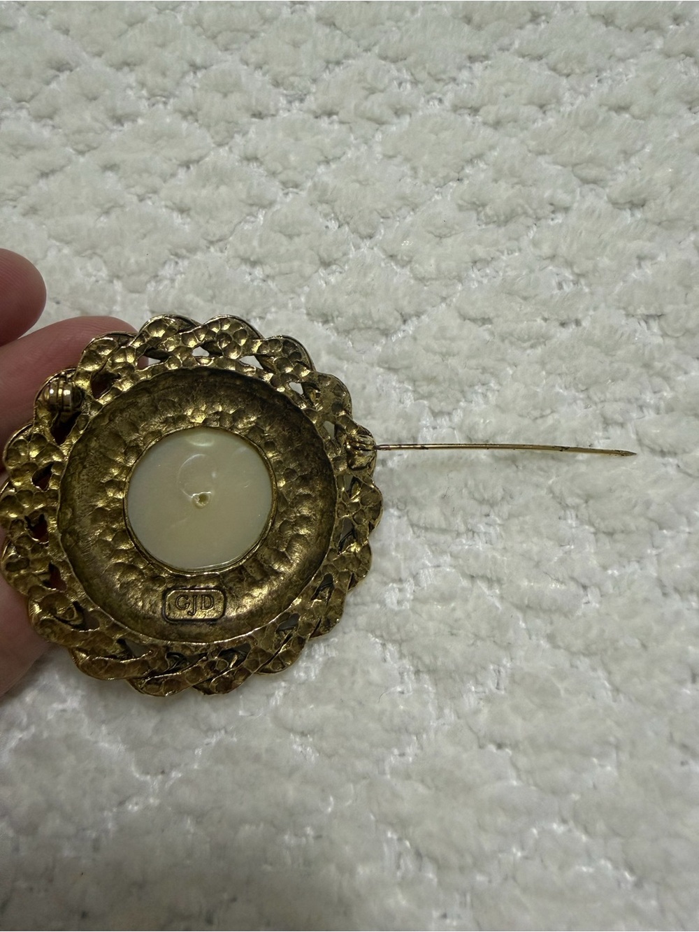 Vintage Signed GJD Ginnie Johansen Large Raised Faux Pearl Brooch Pin - Picture 4 of 8